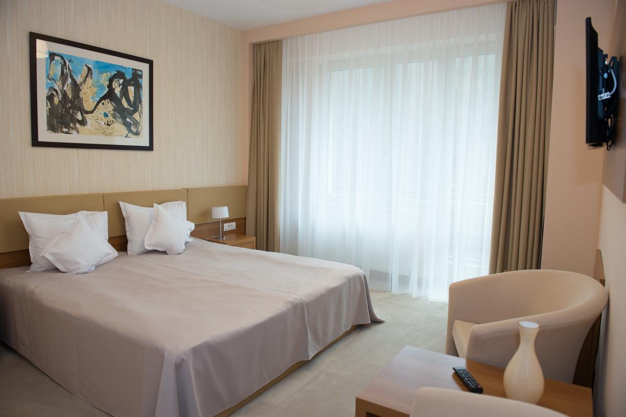 Hotel Tts**** Spa&Wellness Covasna Exterior foto
