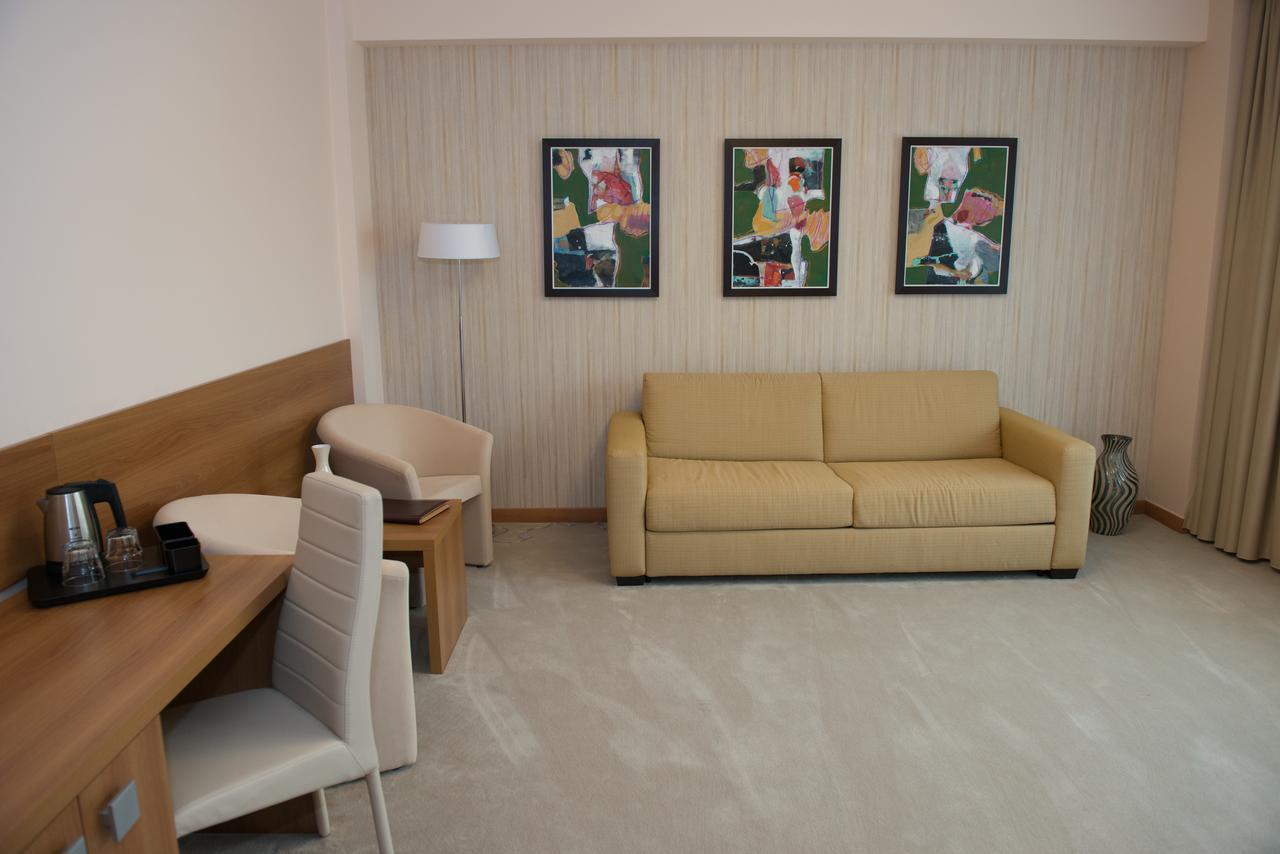 Hotel Tts**** Spa&Wellness Covasna Exterior foto