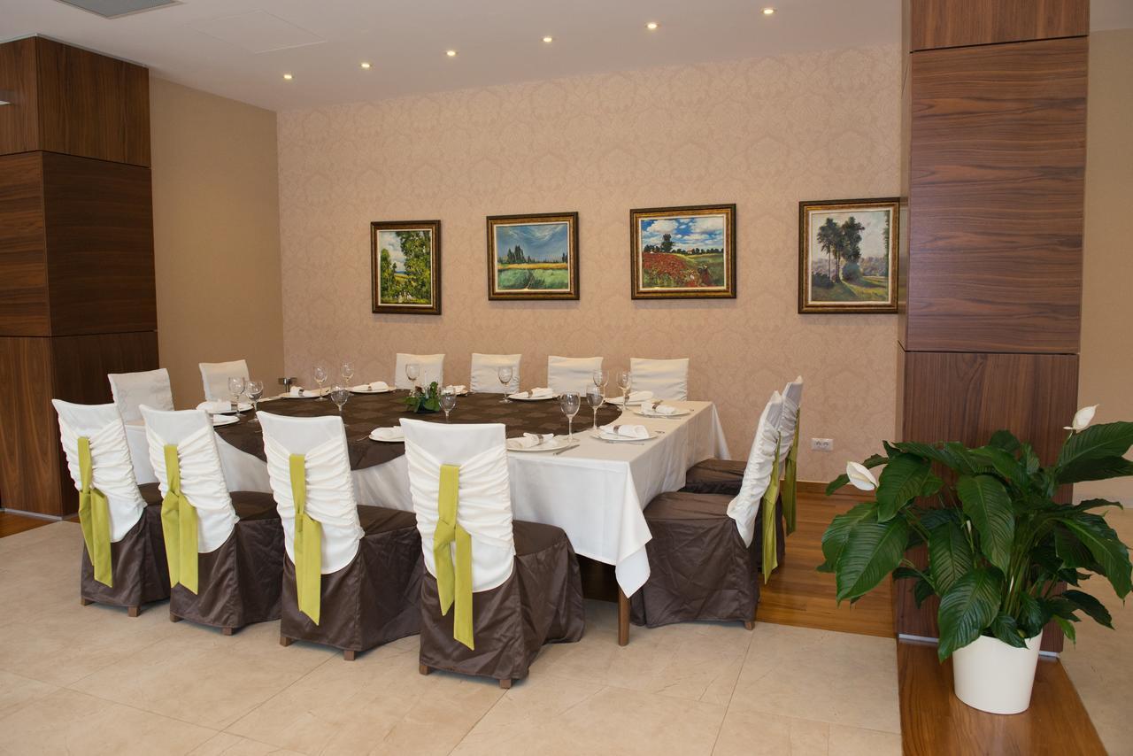 Hotel Tts**** Spa&Wellness Covasna Exterior foto